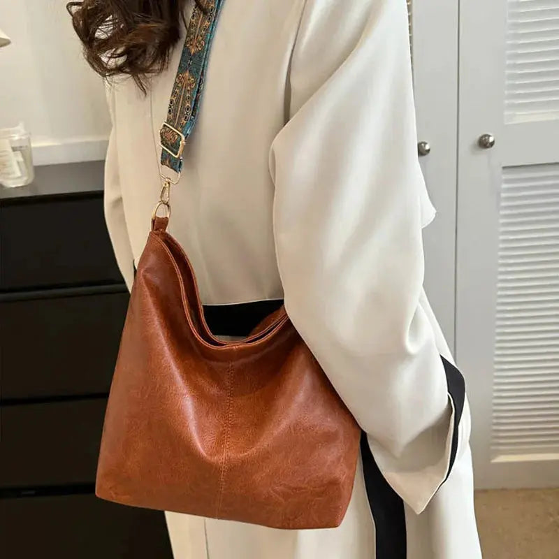 Kristina’s Vintage Charm | Läderaxelväska